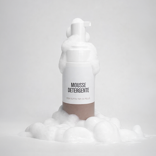 Mousse detergente per tutti i tipi di pelle